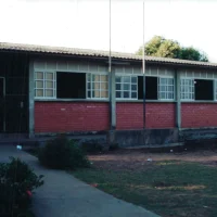 Fachada da Escola Vila Regência