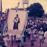 Apresentação do Congo Mirim na praça de Regência.