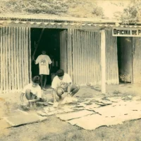 Oficina de papel em Regência