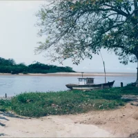 Barco de pesca no antigo porto